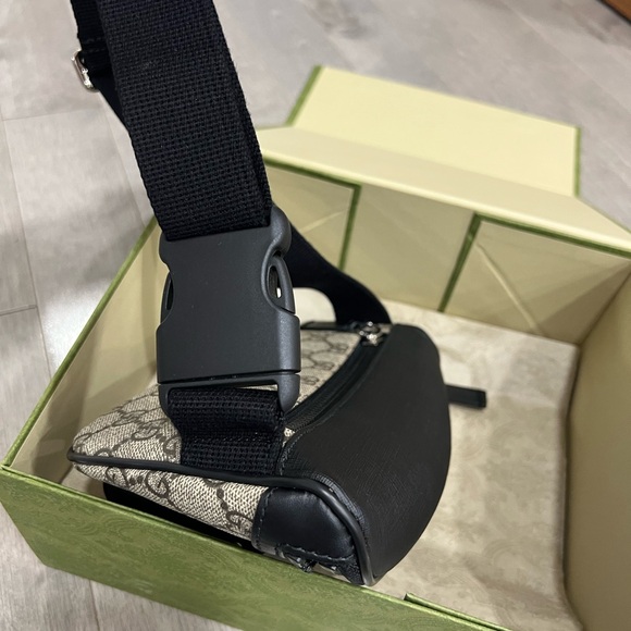 Gucci Black and Beige Men's Belt Bag - Picture 8 of 12